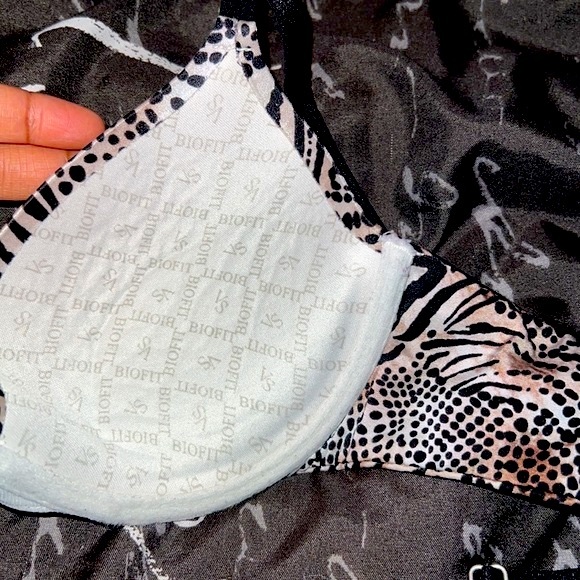 2/$20 🦓 🐆VS BIOFIT Animal Print WILD SPARKLE PADDED BRA!! *See video - Picture 4 of 7